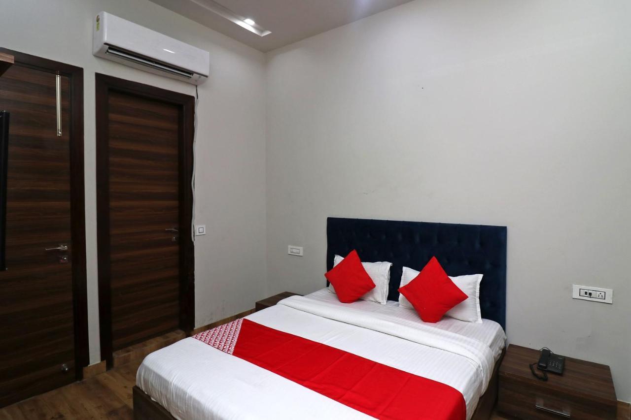 Oyo 38799 Savoy Guest House Panipat Exterior photo